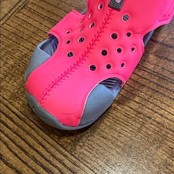 Girls Nike Sandals - Picture 6 of 8